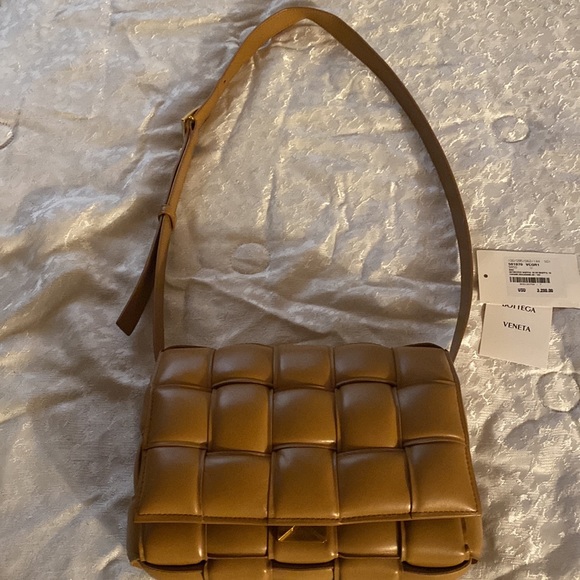 Bottega Veneta Padded Cassette Bag.Pics of current condition have been added. - Picture 7 of 10